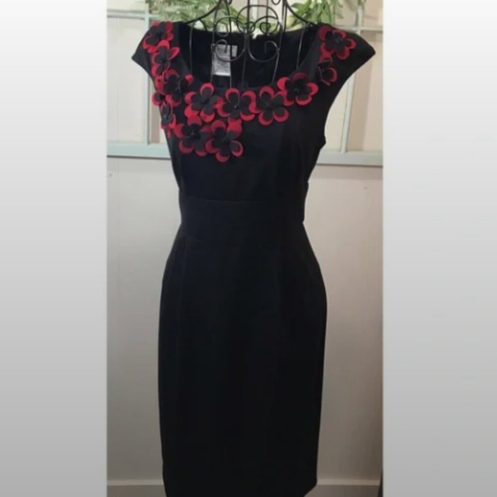 Maggy London Black Sheath Dress - Size 14 - Red Floral Embroidered Neckline - Picture 8 of 8